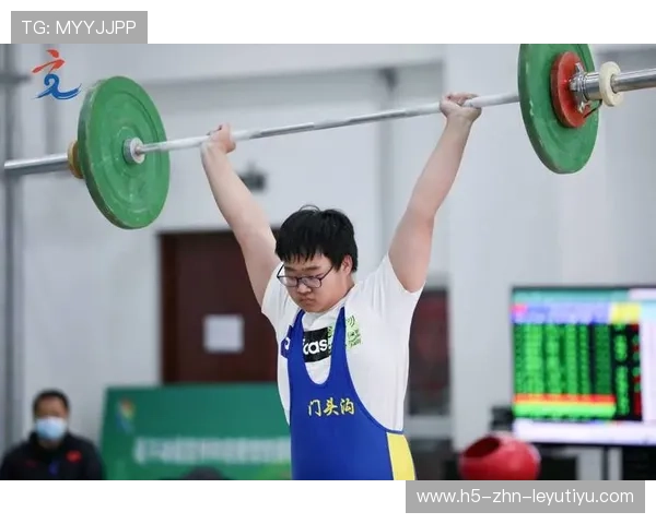 举重俱乐部推动青少年训练的数据化记录与成长评估，业余举重比赛